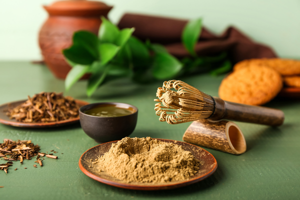 What Is Hōjicha? A Complete Guide to Hōjicha, Hōjicha Powder, and Oolong Hōjicha
